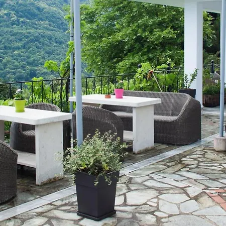 Appartement Paradeisos Flatlet With Garden View