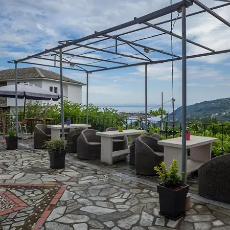 Appartement Paradeisos Flatlet With Garden View Áyios Dhimítrios